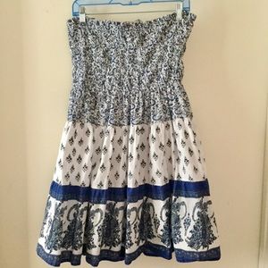 Cotton strapless sundress.